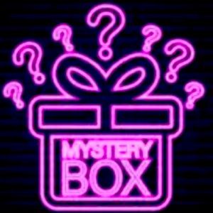 RESELLER VINTAGE MYSTERY BOX UP TO 5 LBS VARIOUS VINTAGE WOMEN’S CLOTHING ITEMS